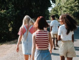Zomervakantie met een eetstoornis: steun en tips voor naasten 