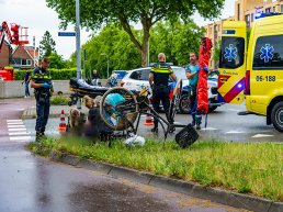 Fietsster gewond na aanrijding op rotonde in Harderwijk