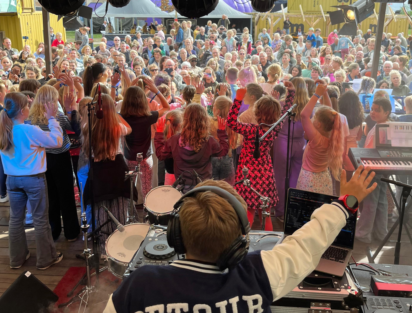 Honderd basisschoolleerlingen vormen de grootste schoolband ooit tijdens Onderstroom Festival