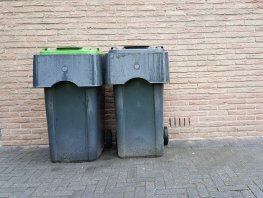 Vanwege hitte eerder ophalen van afval en aangepaste openingstijden milieustraat