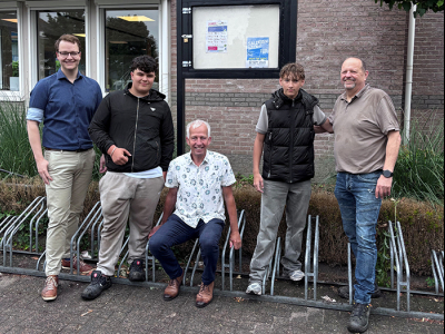 Nieuw wijkpublicatiebord voor wijk Frankrijk