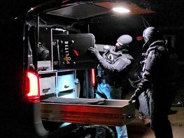 Politie doet inval in woning in Ermelo, bewoner aangehouden op verdenking van drugshandel