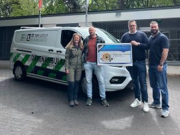 Stichting Durf te Dromen Harderwijk en Tafelronde 197 Harderwijk schenken €7.500 voor nieuwe dierenambulance