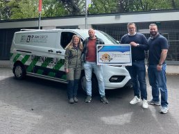 Stichting Durf te Dromen Harderwijk en Tafelronde 197 Harderwijk schenken €7.500 voor nieuwe dierenambulance