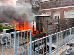 Felle brand op dakterras in binnenstad Harderwijk