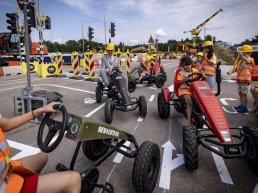 Burgemeester Jeroen Joon opent Jij Bouwt de Toekomst en stapt zelf op de skelter