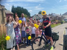 Jan van Panhuis fietst 500 kilometer voor christelijk onderwijs in Schotland