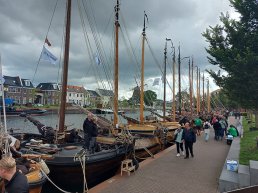 Van 3 tot en met 6 september leggen VSRP rond- en platbodemschepen aan in de Vissershaven van Harderwijk