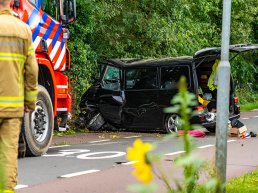 Bestelbus zwaar gecrasht in Ermelo