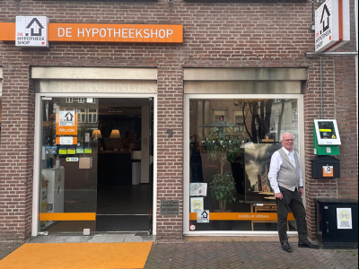 Nieuwe AED 24/7 beschikbaar op Markt in Harderwijk