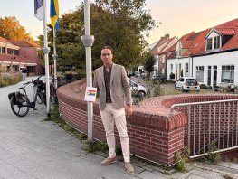 Gemeentebelang stelt vragen over gratis Intersekse Progress Regenboogvlaggen