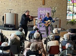 Bewoners van Sonnevanck werden getrakteerd op een licht klassieke muziek én Appeltaart
