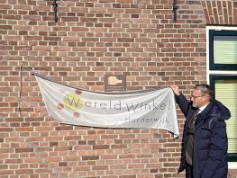 Bronzen plaquette onthuld
